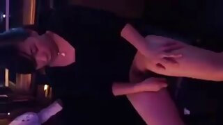 پاگل کے ساتھ جنسی کتیا باربی گناہوں میں جنگلی جاتا ہے اولین سکس الکسیس عما سوراخ کے کمرے
